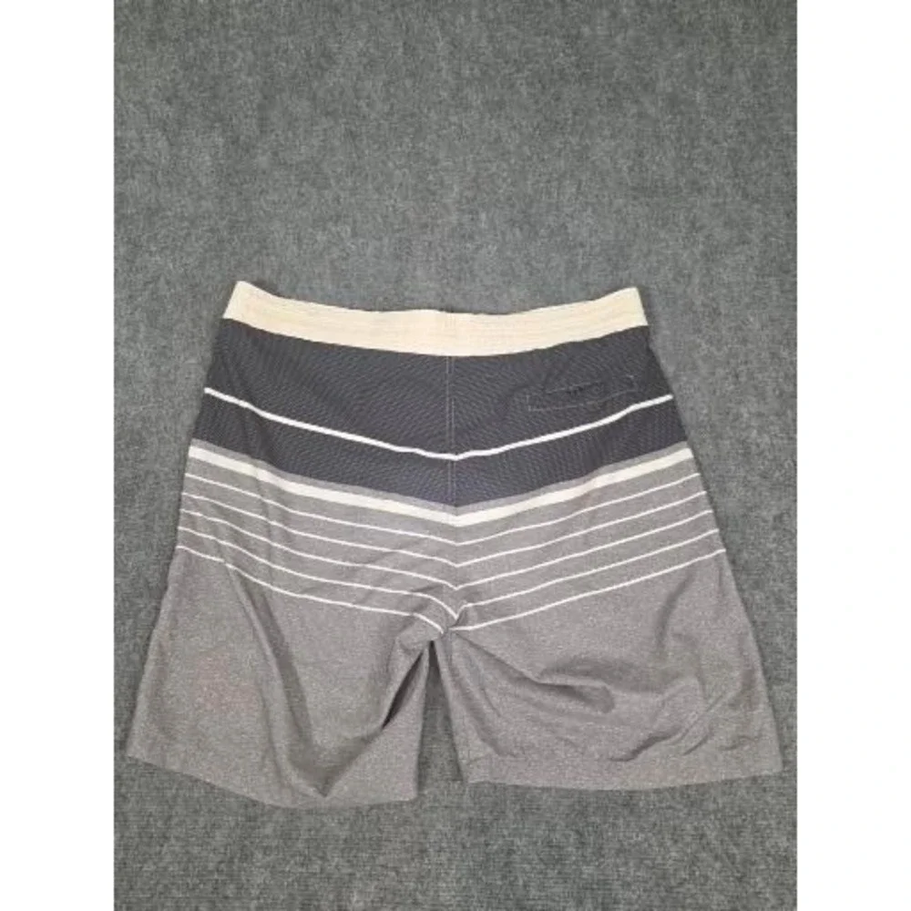 NFL Team Apparel Cleveland Browns Striped Board Shorts Mens XL Grey Black‎ White